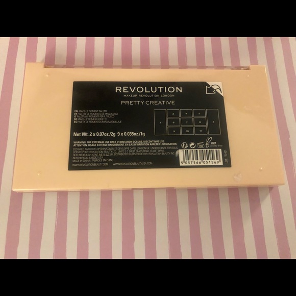 Revolution Pretty Creative Eyeshadow Pallete (11 Colours) - Picture 5 of 8